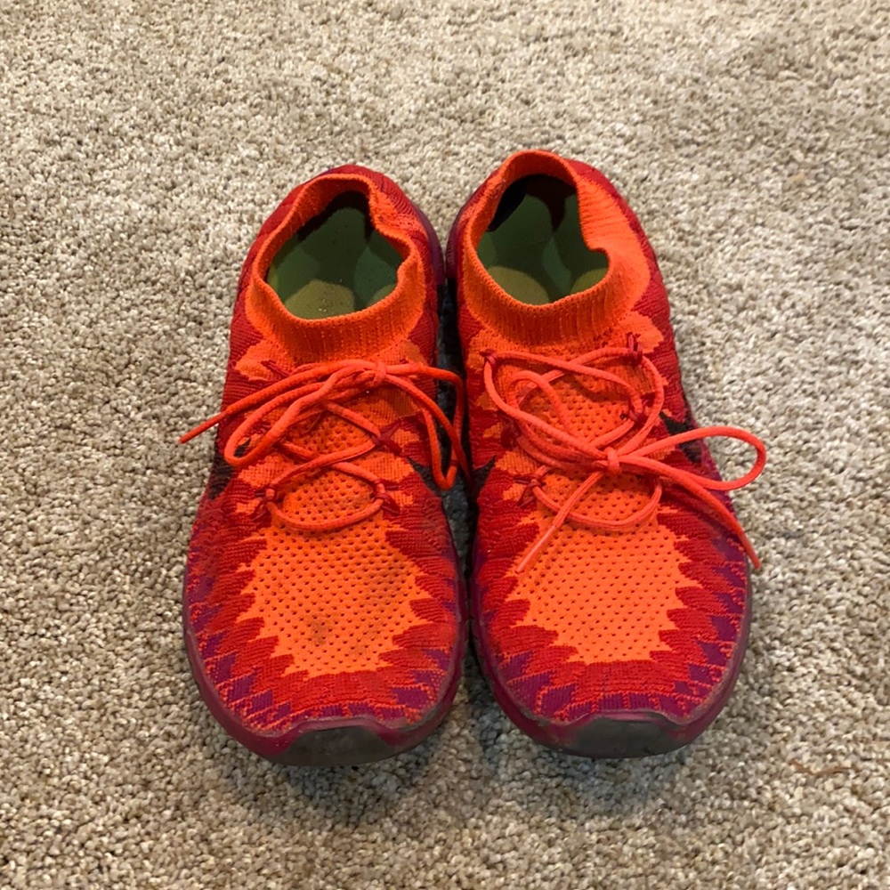 Nike Tennis Shoes